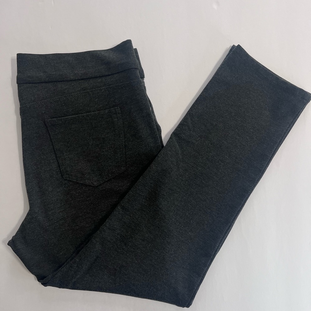 Gloria Vanderbilt Women’s Pull On Comfort Pants Grey
